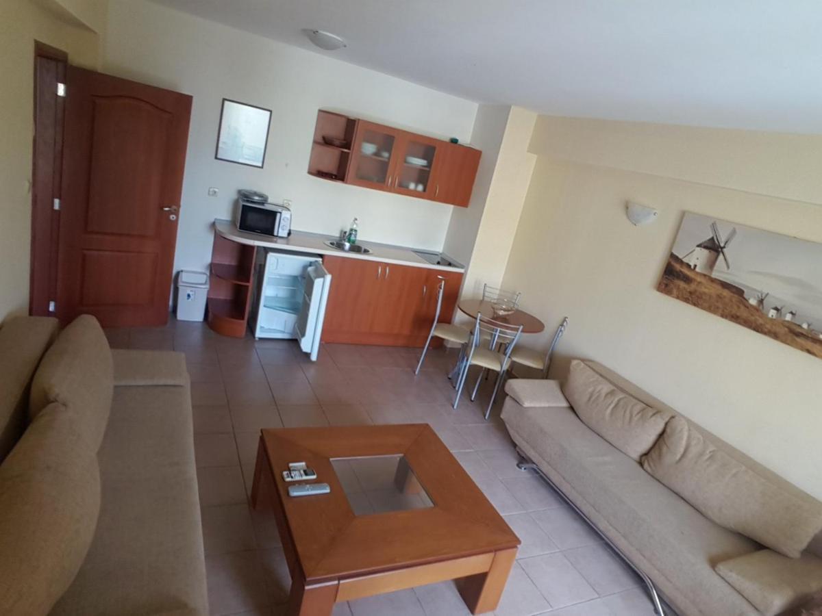 Summer Dreams -Apartcomplex Pantai Sunny Bagian luar foto