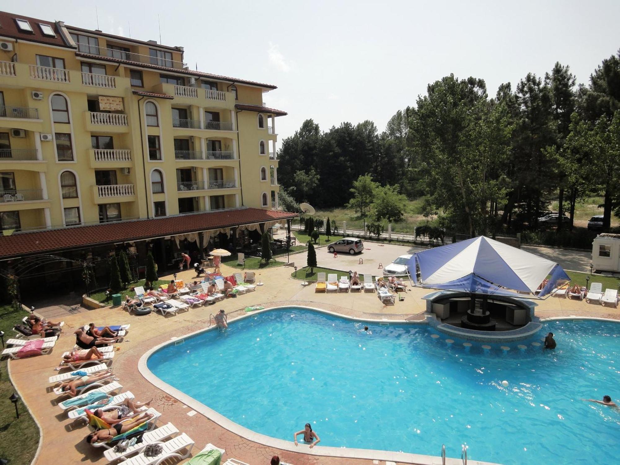 Summer Dreams -Apartcomplex Pantai Sunny Bagian luar foto