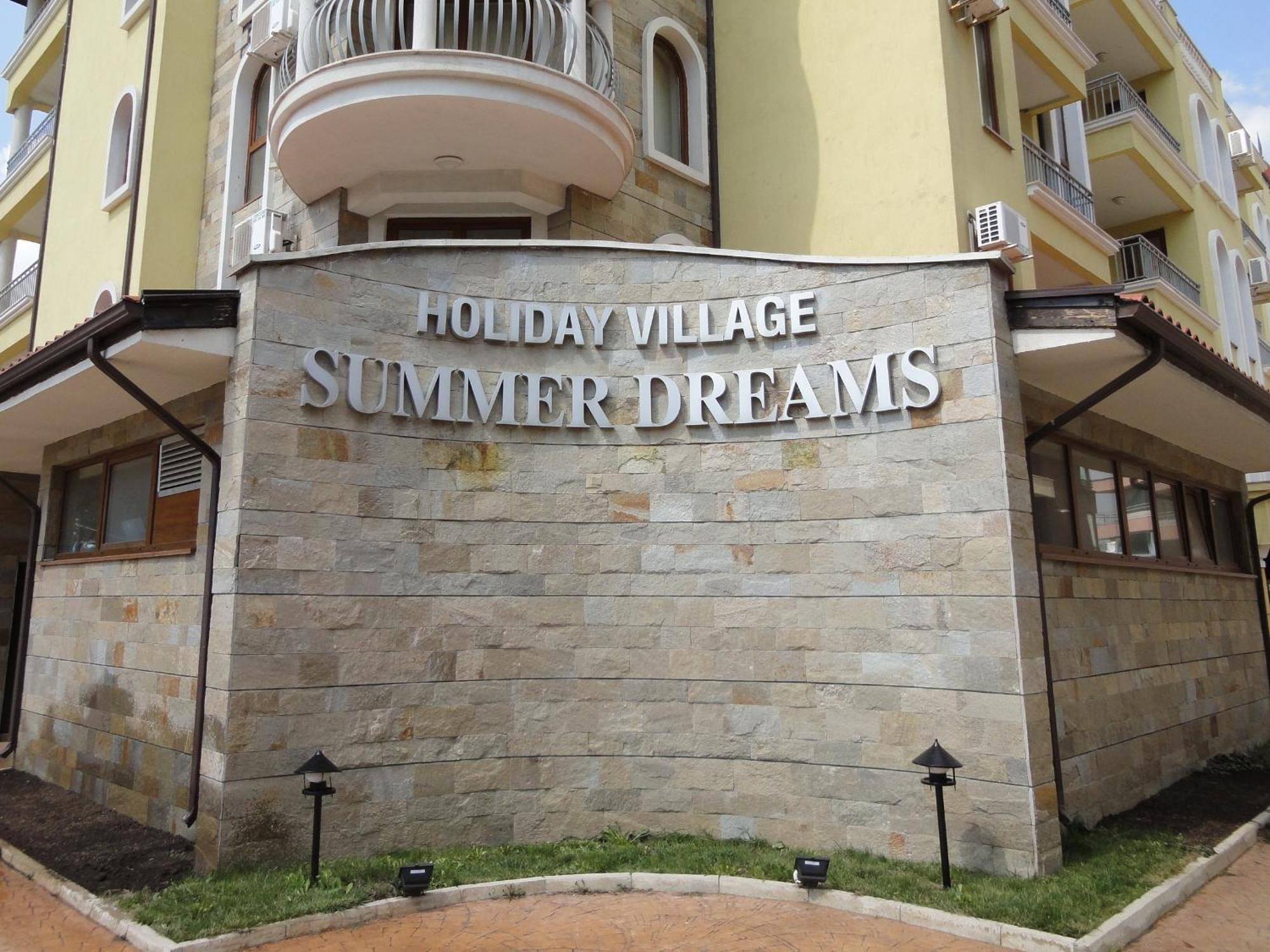 Summer Dreams -Apartcomplex Pantai Sunny Bagian luar foto
