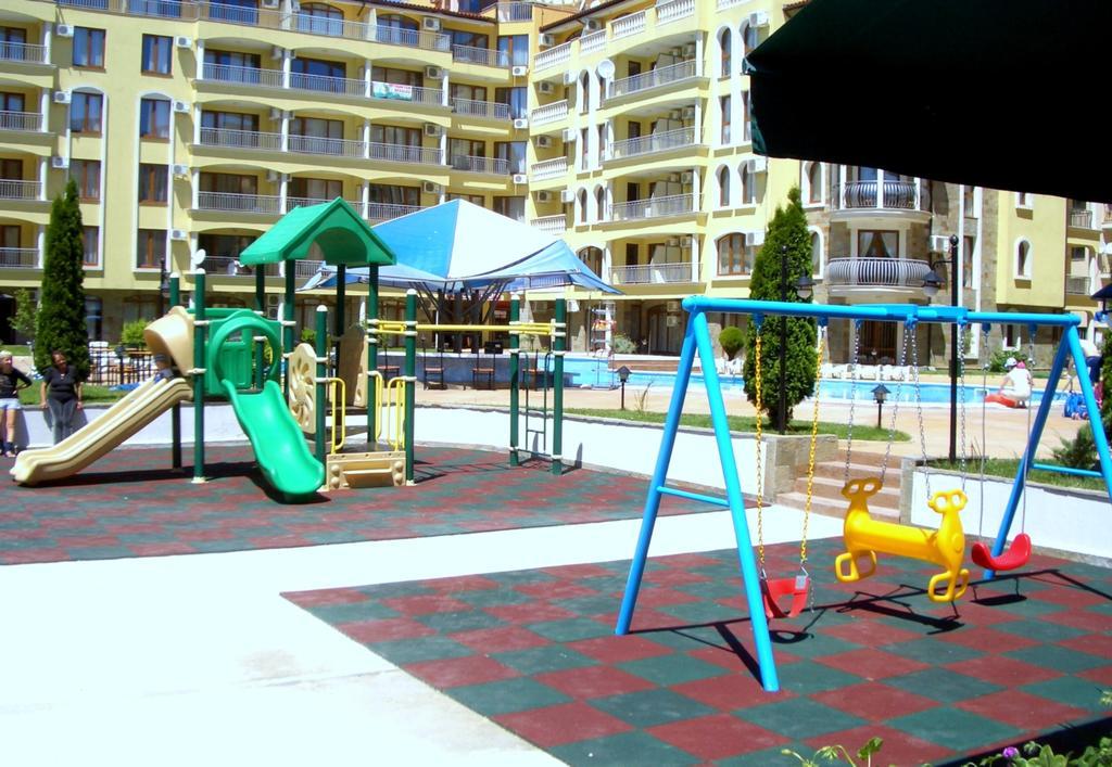 Summer Dreams -Apartcomplex Pantai Sunny Bagian luar foto