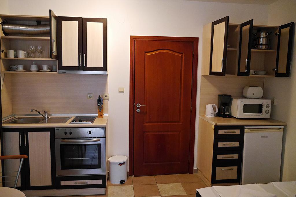 Summer Dreams -Apartcomplex Pantai Sunny Bagian luar foto