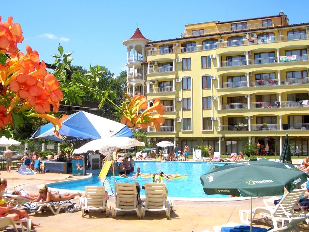 Summer Dreams -Apartcomplex Pantai Sunny Bagian luar foto