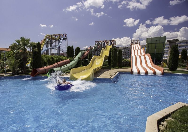Summer Dreams -Apartcomplex Pantai Sunny Bagian luar foto