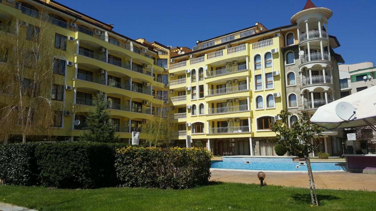 Summer Dreams -Apartcomplex Pantai Sunny Bagian luar foto